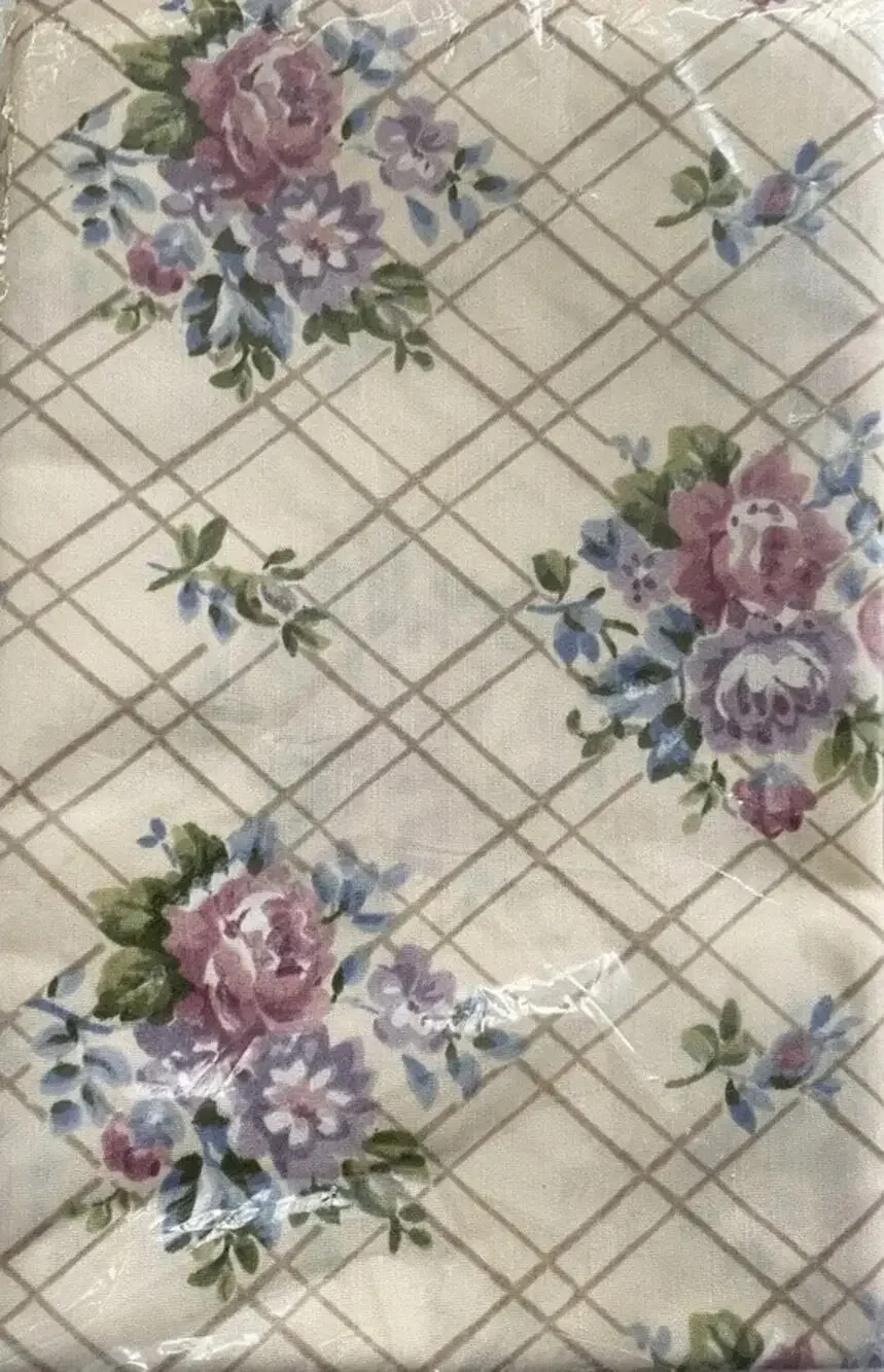 VTG JCPenney Daphne Floral 2 Queen Pillowcases